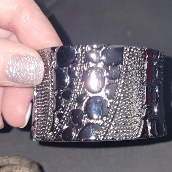 3 bracelets - Picture 3 of 3